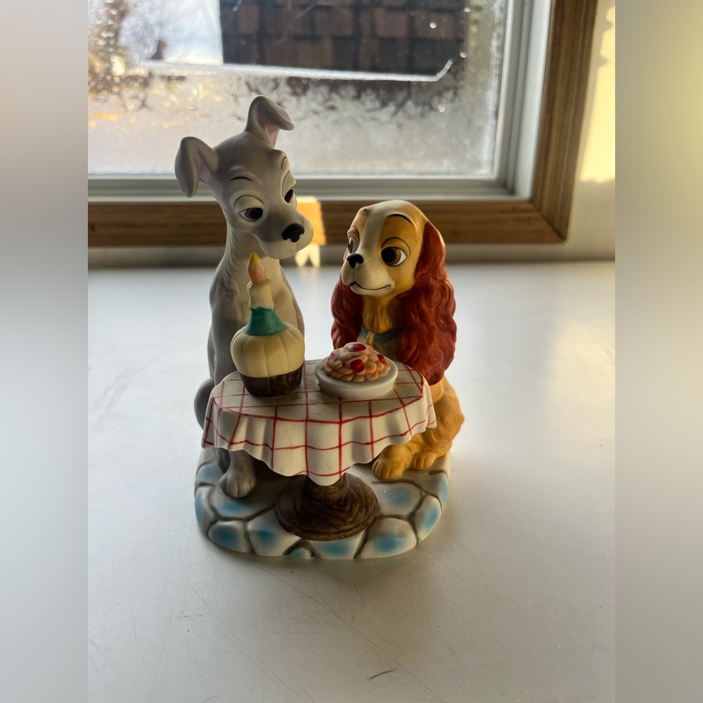 Disney figurine  Lady  and The Tramp from the 90’s